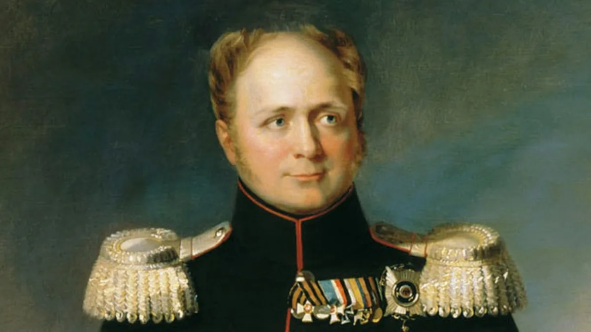 Александр I критически относился к Кутузову. Но не проявлял этого при народе, вдохновляя всех на борьбу