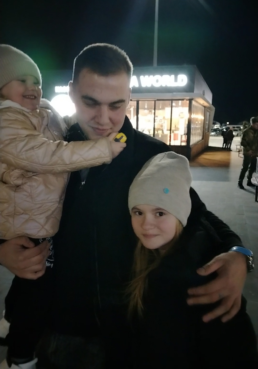 Сын Роман с сёстрами 