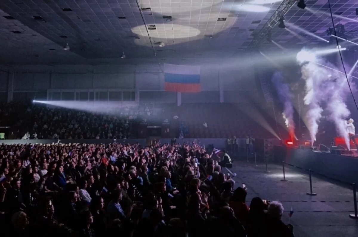    SHAMAN впервые исполнил в Томске песню «Отец» о погибшем на СВО бойце