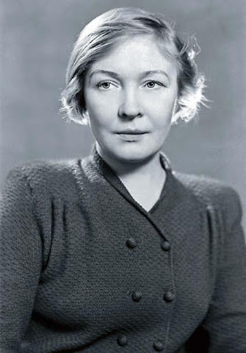 Ольга Фёдоровна Берггольц (1910—1975)
© Фотохроника ТАСС / Н. Караваев) –поэтесса,
писатель и военный журналист.