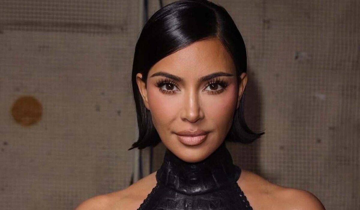     Ким Кардашьян обвинили в копировании "голого" образа Бьянки Цензори