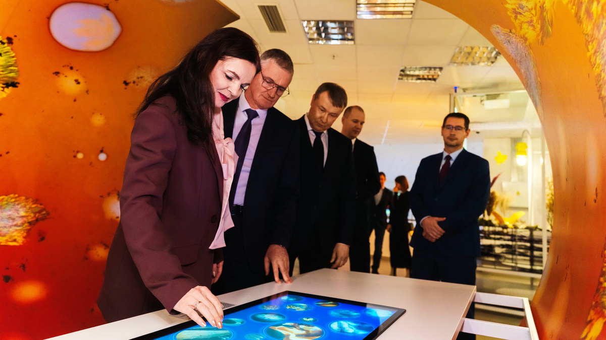    В Музее геологии, нефти и газа Ханты-Мансийска открылась интерактивная выставка «Просто о нефти»