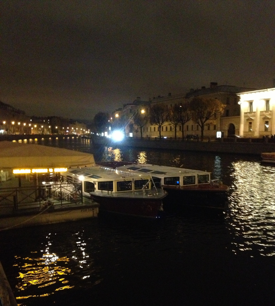 Ночной Санкт-Петербург глазами автора. Ночь с 12.10. на 13.10.2013 года. ЗДЕСЬ и далее фото автора и(или) из личного архива автора, если не указано иначе.