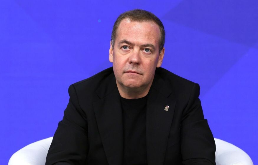    «Мир через силу работает»: Медведев посоветовал Зеленскому прислушаться к советам Трампа