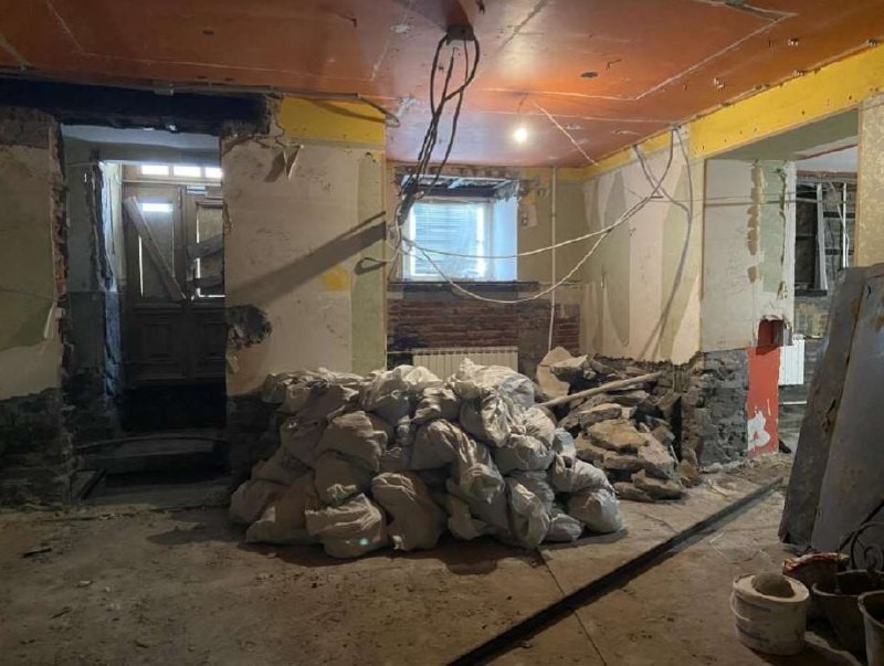    Обстановка в особняке на 1-й линии В.О. в Петербурге, который реконструируют под жильё. Автор фото: Пресс-служба КГИОП