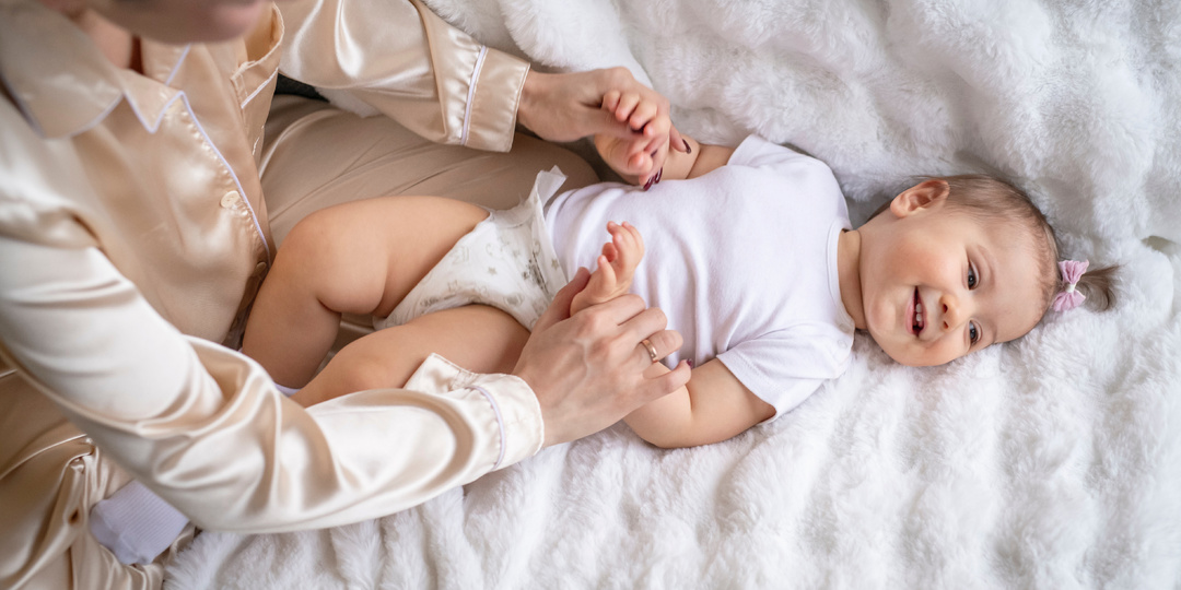 Игры для детей 1-2 месяцев: развиваем малыша с первых дней