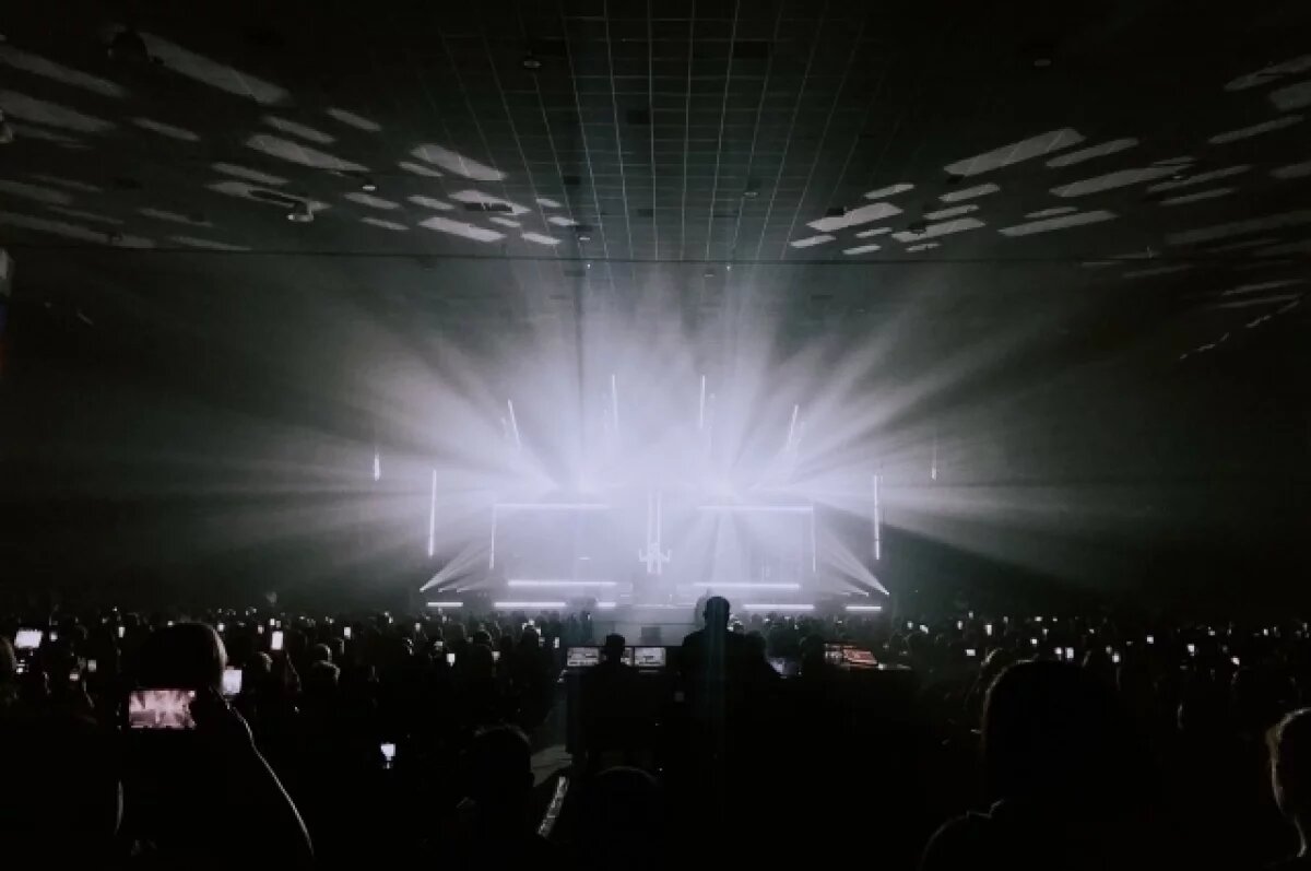    Томичи спели 12 февраля песню SHAMAN «Я русский» и гимн России