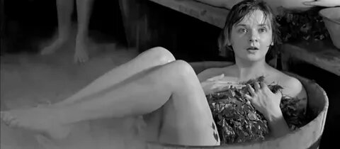 Шурочка Благодатская, средняя барышня