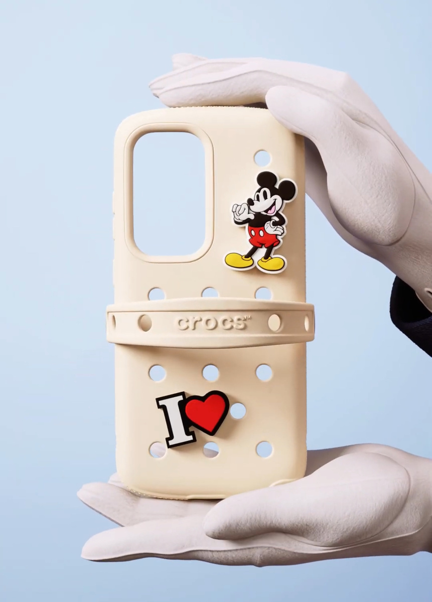 Crocs представили чехлы для Samsung Galaxy S25 в стиле своих культовых тапок  