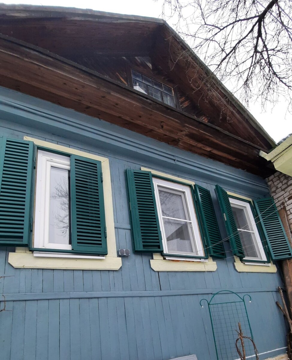 Так дом выглядит со стороны сада