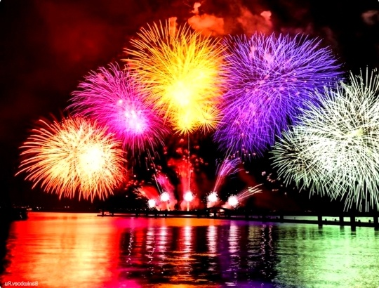 Праздничный салют. Фото из открытого доступа.