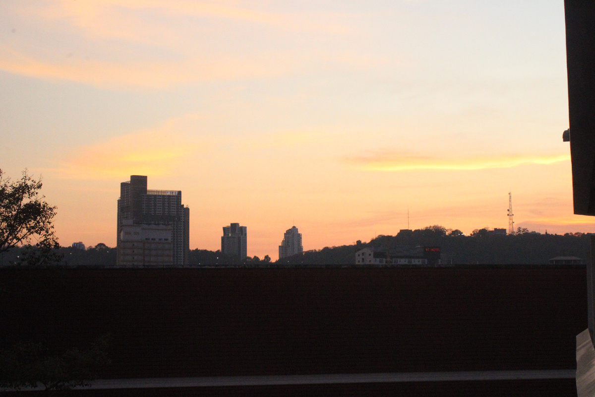 А так желтый - тут все разное каждый вечер