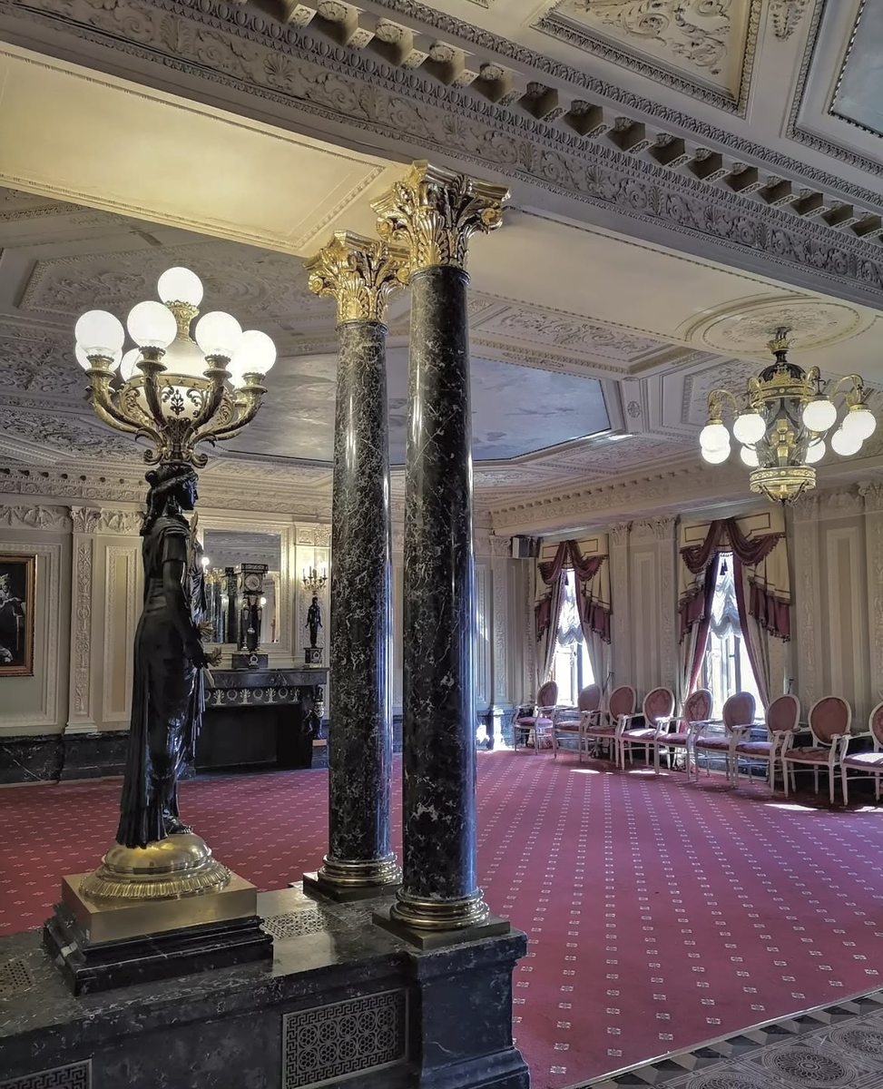 Интерьеры дворца