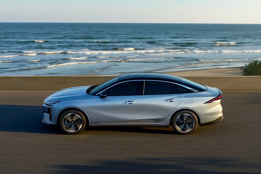    Обновленный Geely Galaxy L6