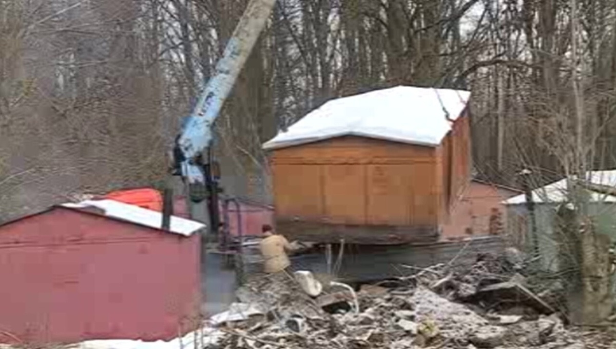    С улиц Курска исчезают гаражи