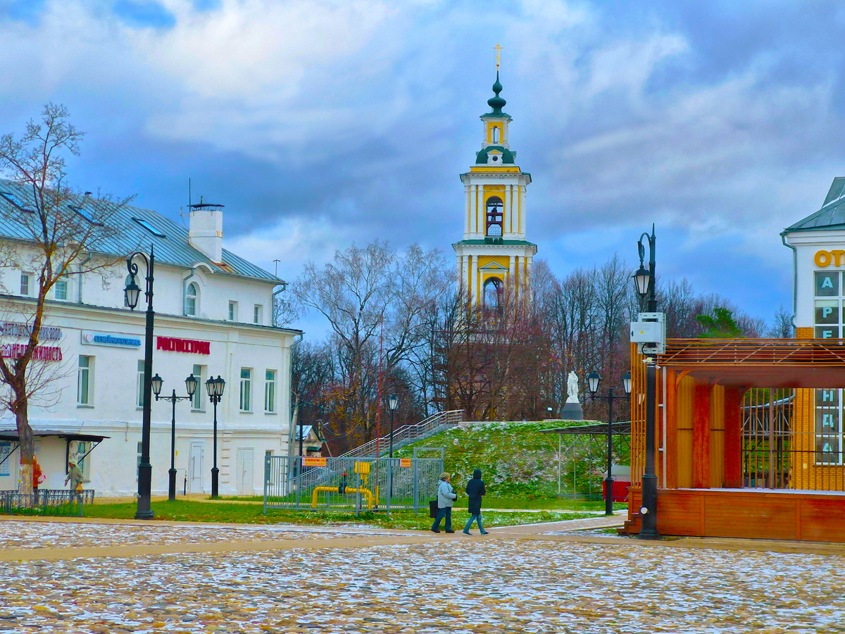 Колокольня собора Рождества Христова.