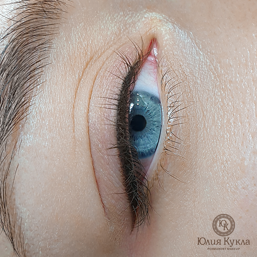 Межресничка с выходом в классическую стрелочку