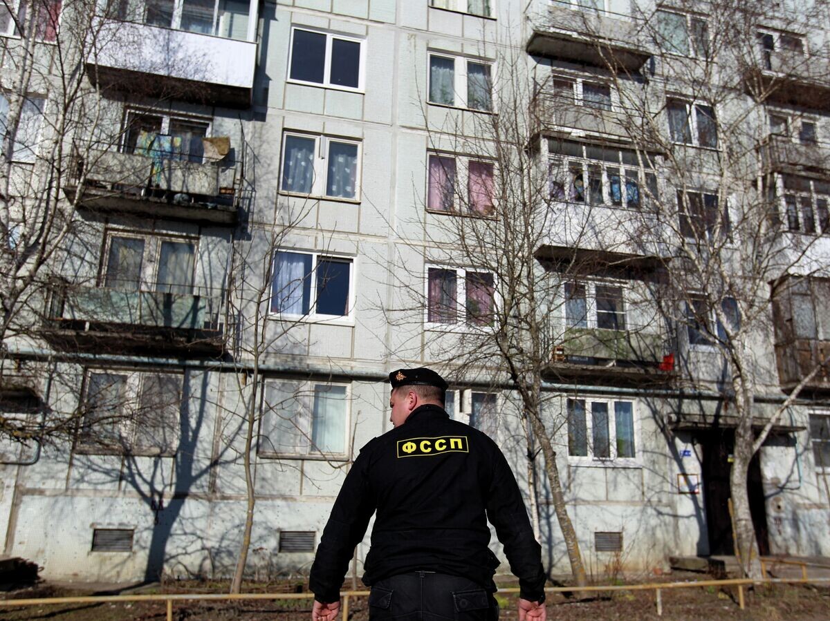    Рейд судебных приставов по выявлению должников в сфере ЖКХ© РИА Новости / Константин Чалабов