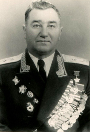 Кузьма Евдокимович Гребенник (5 [17] февраля 1900 года — 22 сентября 1974 года) — советский военачальник. Герой Советского Союза (19.05.1945), Гвардии генерал-лейтенант (15.07.1957). С ноября 1937 года исполнял должность начальника, в декабре 1939 года утверждён начальником 59-го Посьетского погранотряда Управления погранвойск НКВД Приморского округа. Принимал участие в боях у озера Хасан в июле — августе 1938 года, когда его Посьетский пограничный отряд выдержал первый удар японцев. Командовал отрядом до сентября 1942 года.