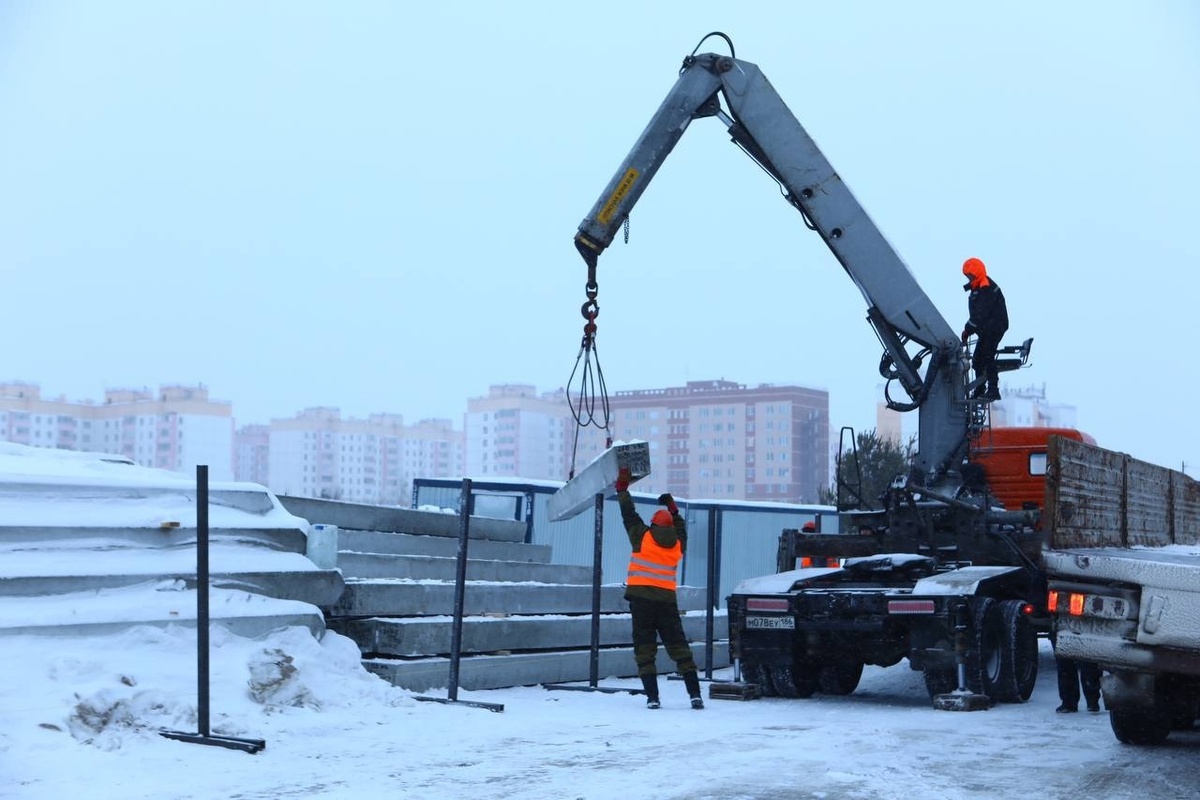   В Лянторе приступили к строительству двухэтажного спорткомплекса с игровым залом