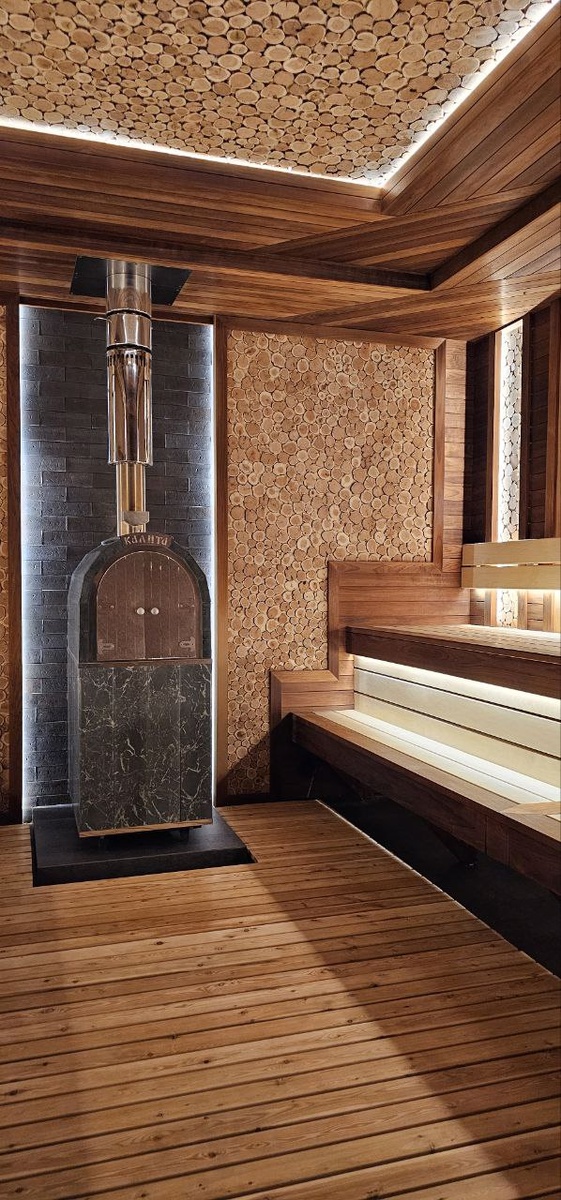 1 - Закрытая каменка, с большой массой закладки.
За счёт закрытого типа и большой массы, заряд набирает высокие температуры, что позволяет получать перегретый пар. Тот самый, мягкий, обволакивающий, как перина у бабули