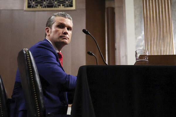    Пит Хегсет / Evelyn Hockstein/Reuters