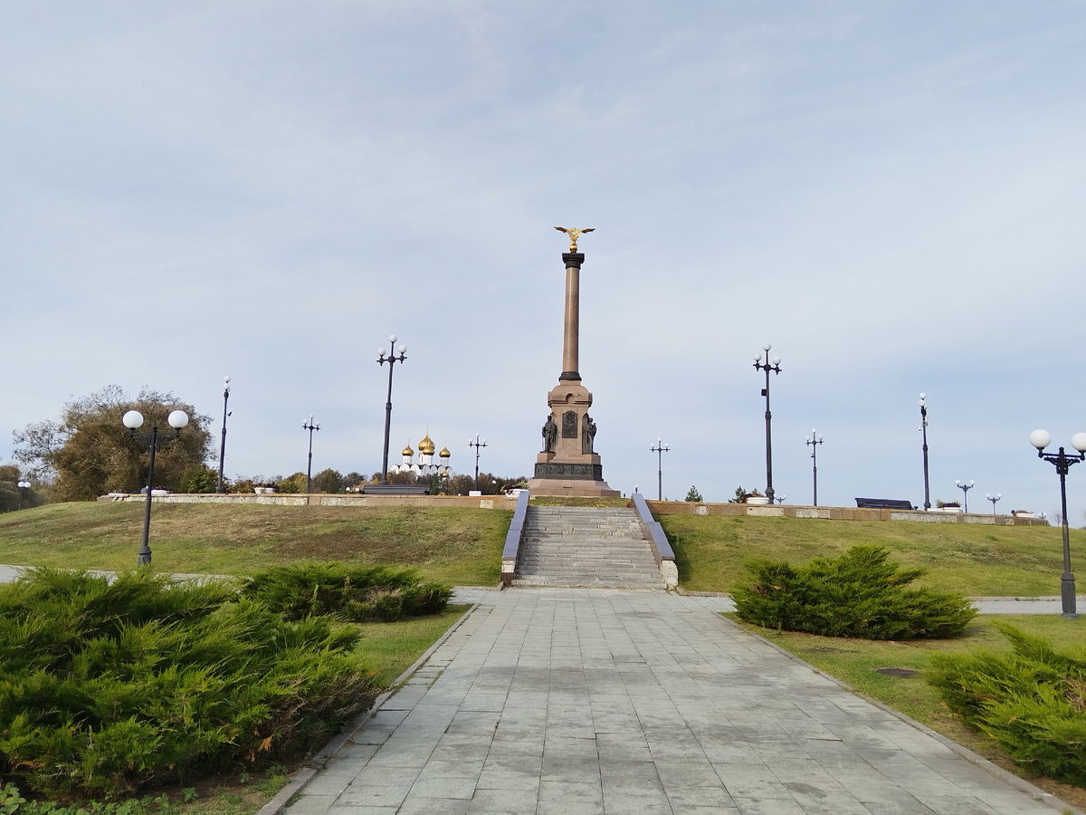 Стела "1000 лет Ярославлю"