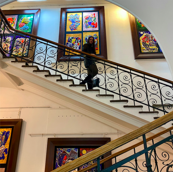 Делаю вид, будто я иду по лестницам в Хогварсте