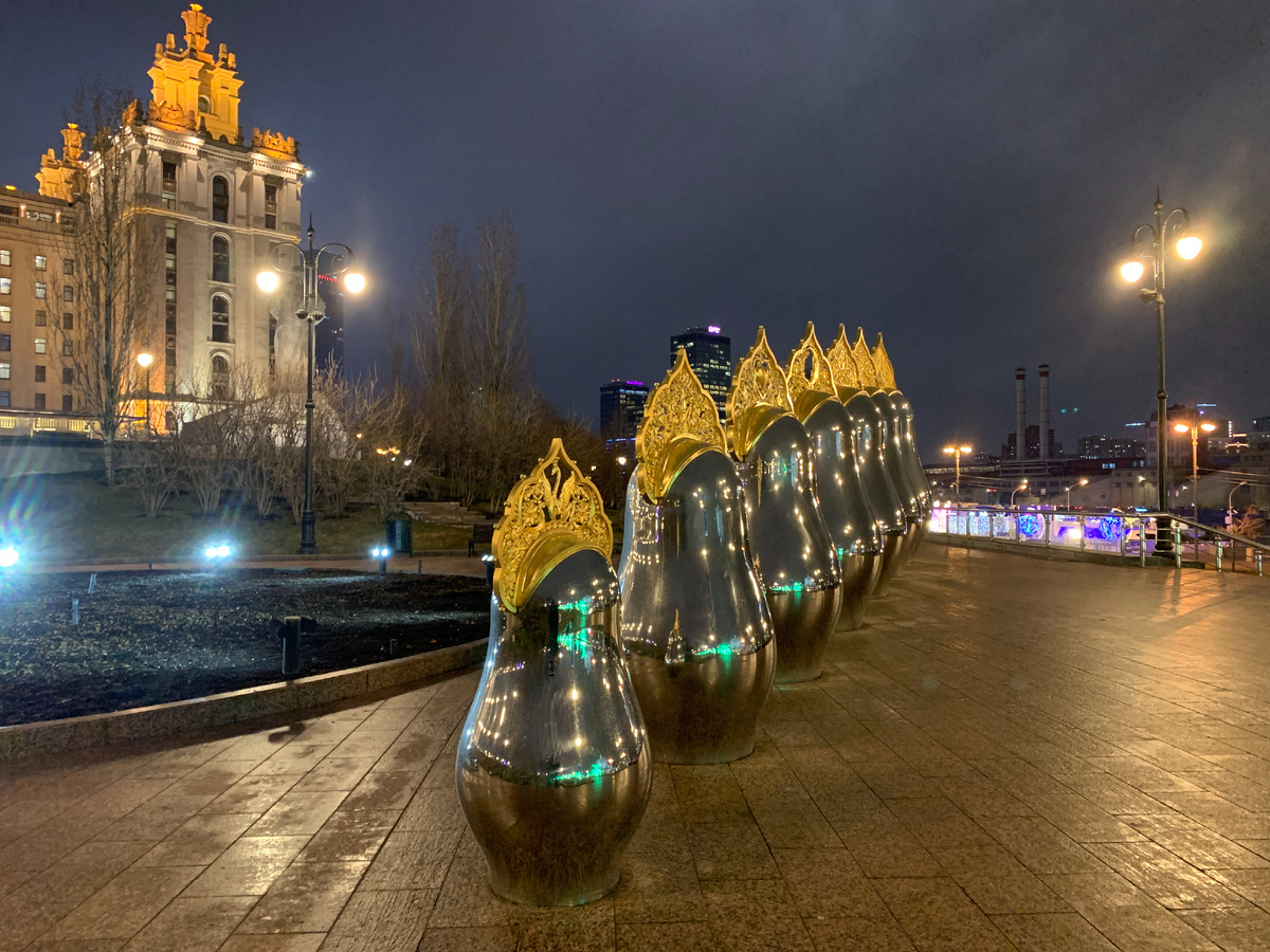 Они же и гостиница "Украина"