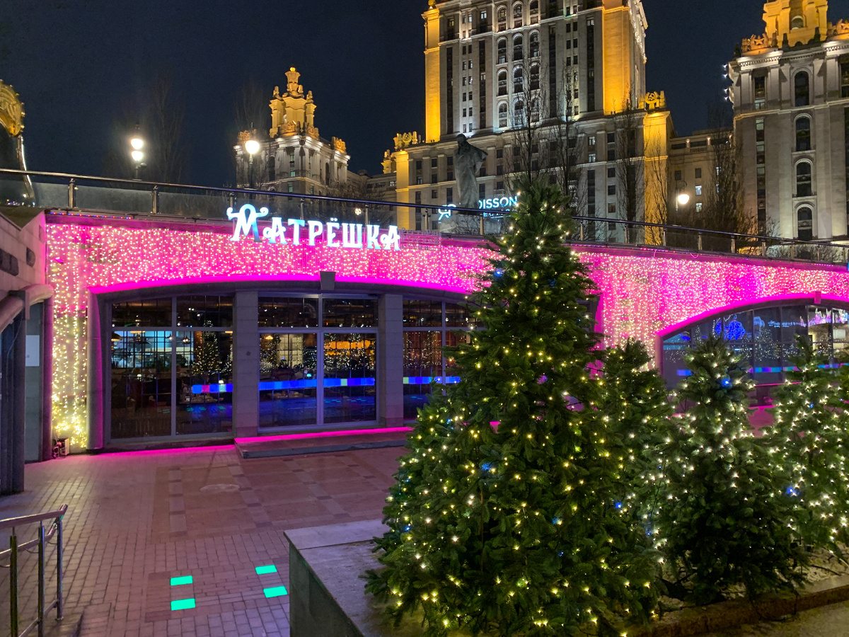 Он же переливается разными цветами