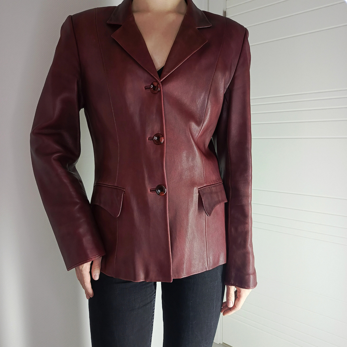 Кожаный пиджак из Толстого Шкафа