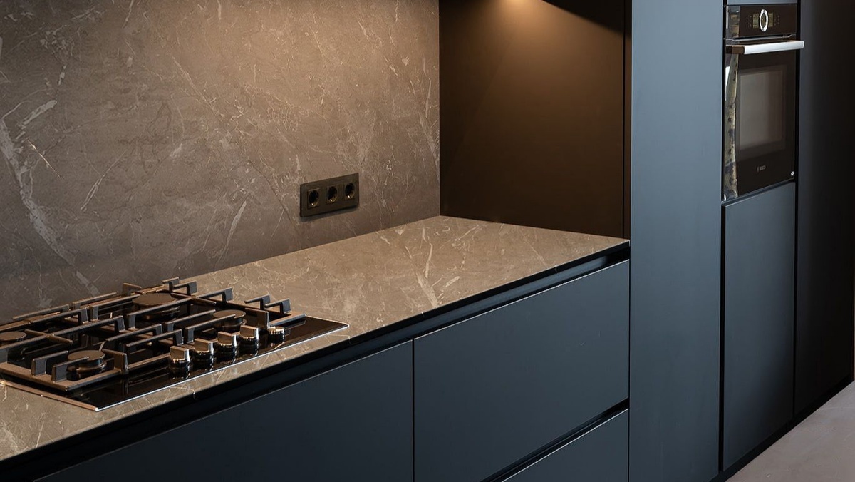 Столешница и фартук дизайн Кремовый Венетто фабрика "Кедр"