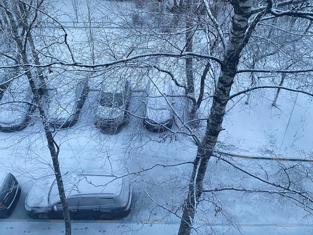 У меня нет фото именно того маршрута. Но есть вот этот вид из окна, который многие годы делал меня счастливой. 