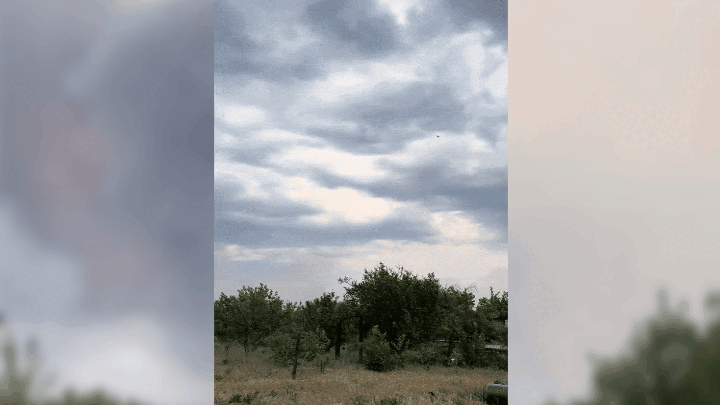    Прилёт русского ФАБа с УМПК на позиции противника // Видео из ТГ-канала "Юрий Котенок"