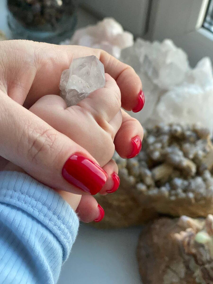 Благодарю семью Сомовых (г. Москва) за предоставленные фотоматериалы! "Любимая игрушка Мирона - горный хрусталь"