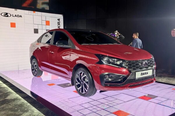 «Лада Искра» — новинка АвтоВАЗа 2025 года. Обложка © VK / Lada Iskra / Лада Искра