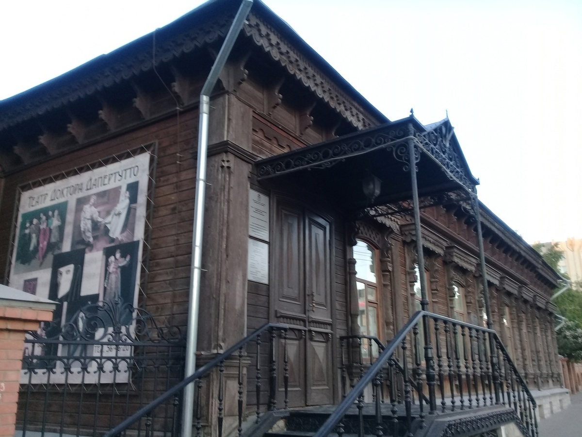 Родительский дом Мейерхольда, где кроме музейного центра действует ещё и "Театр доктора Дапертутто".