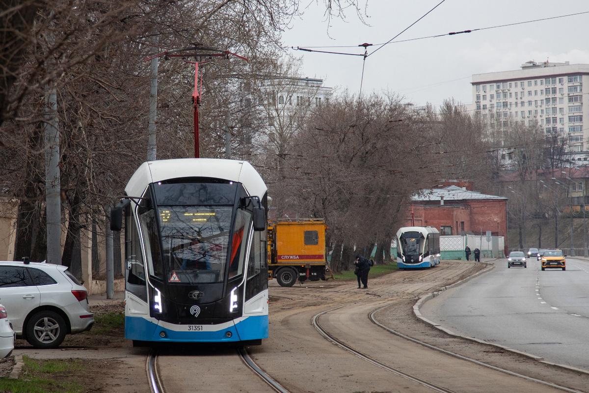 Надеюсь, разумные читатели смекнули, что это я так толсто пошутил. Сейчас в комментариях посмотрим, сколько меня читает людей с дубовым чувством юмора.
