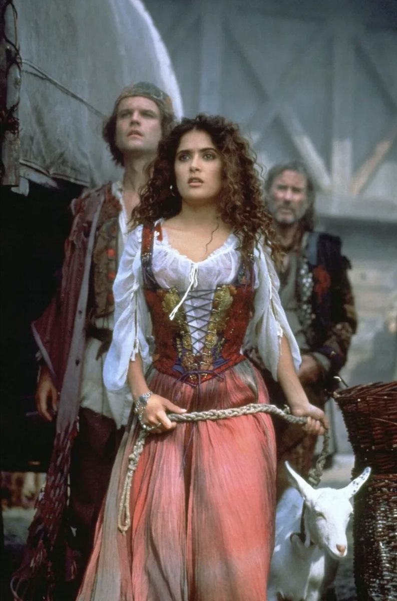 кадр из фильма «Горбун из Нотр-Дама»