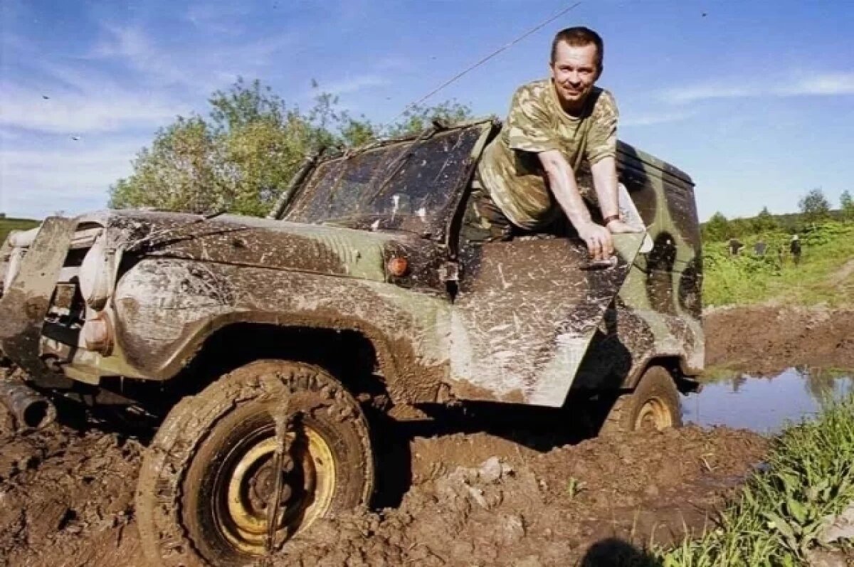    Аркадий Аношин, джипер, организатор первых в Новокузнецке внедорожных соревнований «Кузнецкие дебри» и трофи-рейдов, создатель новокузнецкого клуба «4х4».