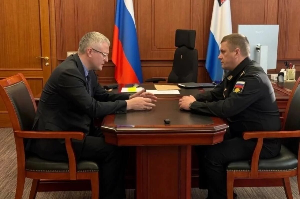    Глава Камчатки и командующий ТОФ провели двустороннюю встречу