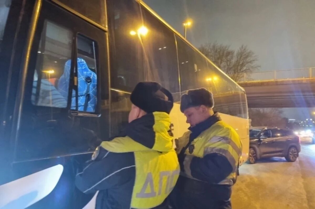    Свердловская ГИБДД снова массово проверяет рейсовые автобусы