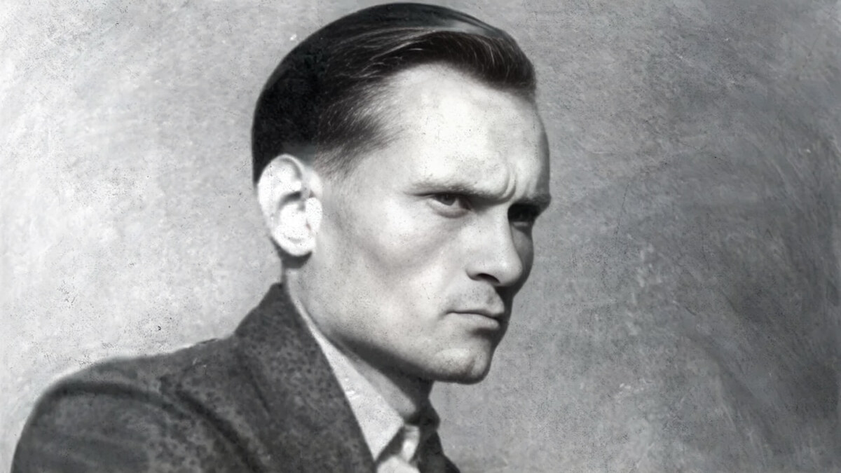    Павел Иванович Сарычев, член Союза художников СССР