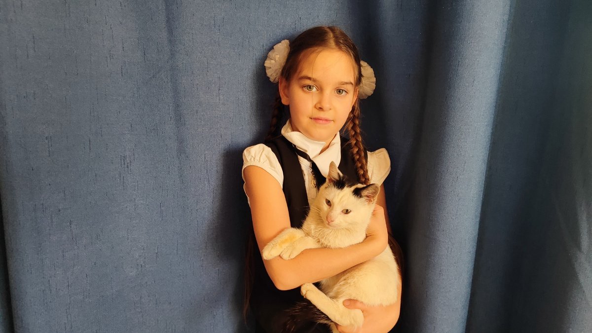 Катя сказала, что они с Цапом 2 школьника, потому что оба черно- белые