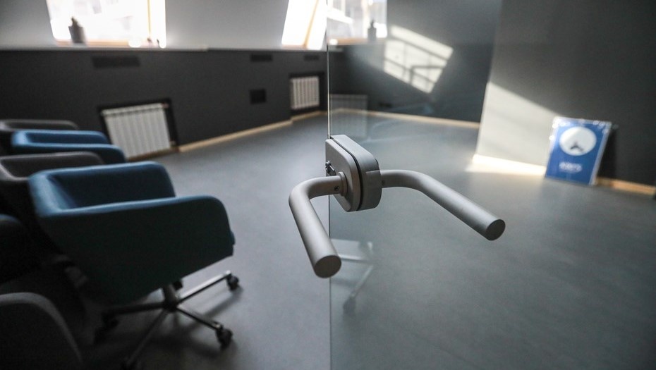    Полупустое помещение в коворкинге, архивное фото для иллюстрации. Автор фото: Сергей Коньков / "Деловой Петербург"