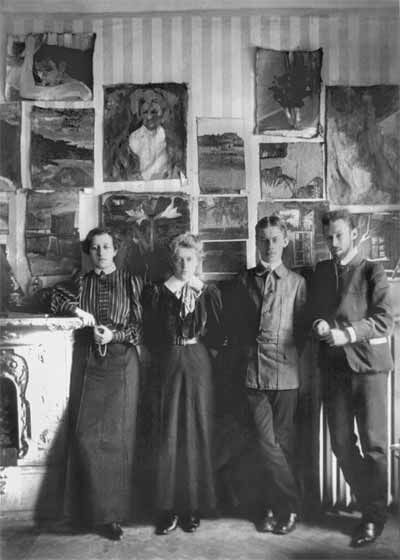 Ученики Л. С.Бакста: Н. В. Лермонтова, В. П. Климович-Топер, В. Козлов, Н. A.Тырса. 1908 г. РГАЛИ (фото: nasledie-rus.ru)