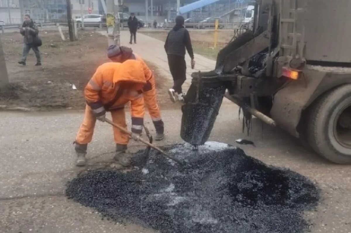    Астрахань ускоряет темпы ямочного ремонта
