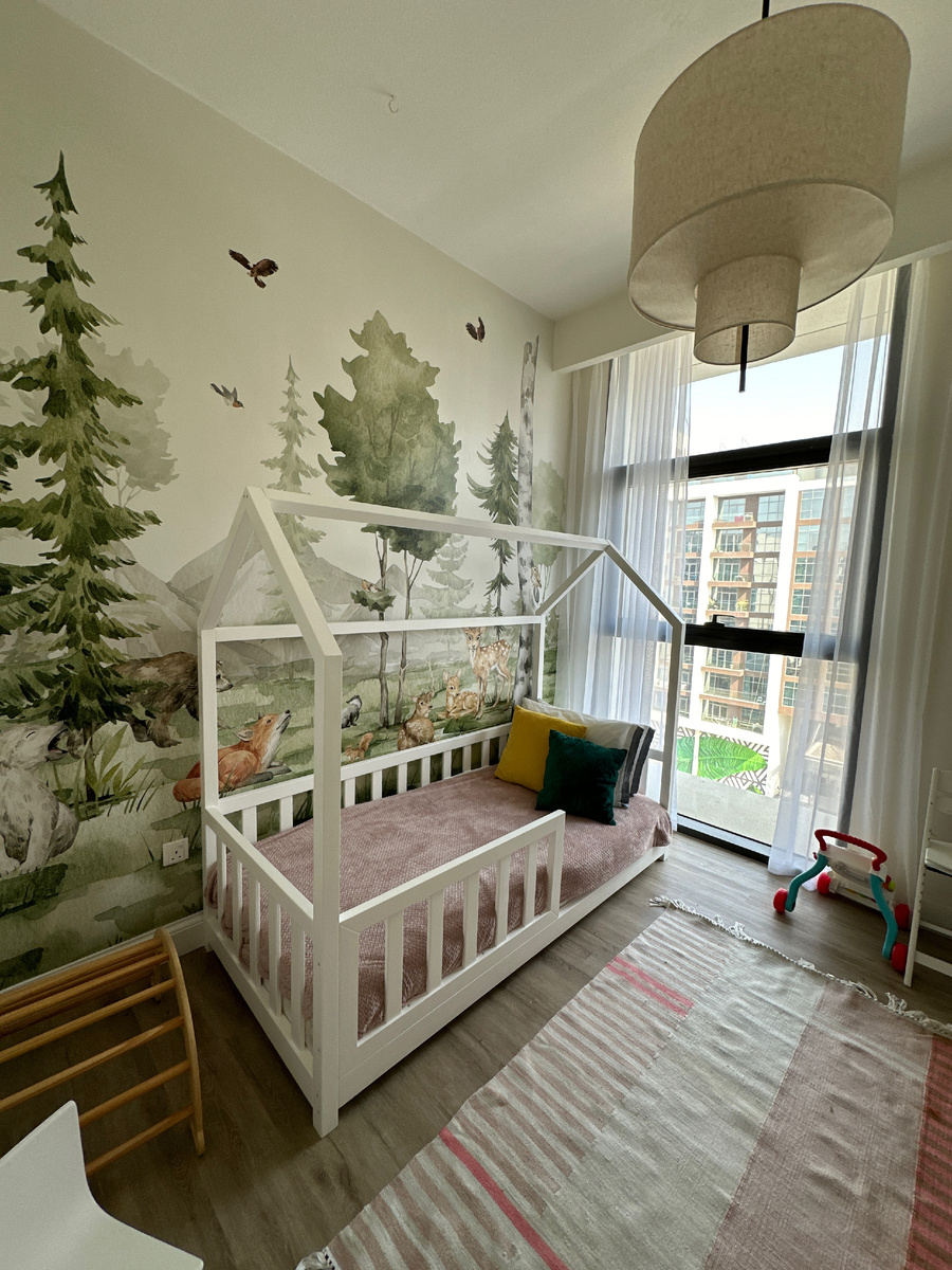 Детская комната с акцентной стеной, проект Furni