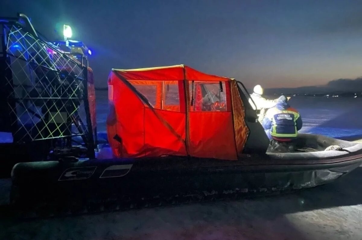    Саратовские спасатели эвакуировали 5 человек с тонкого льда