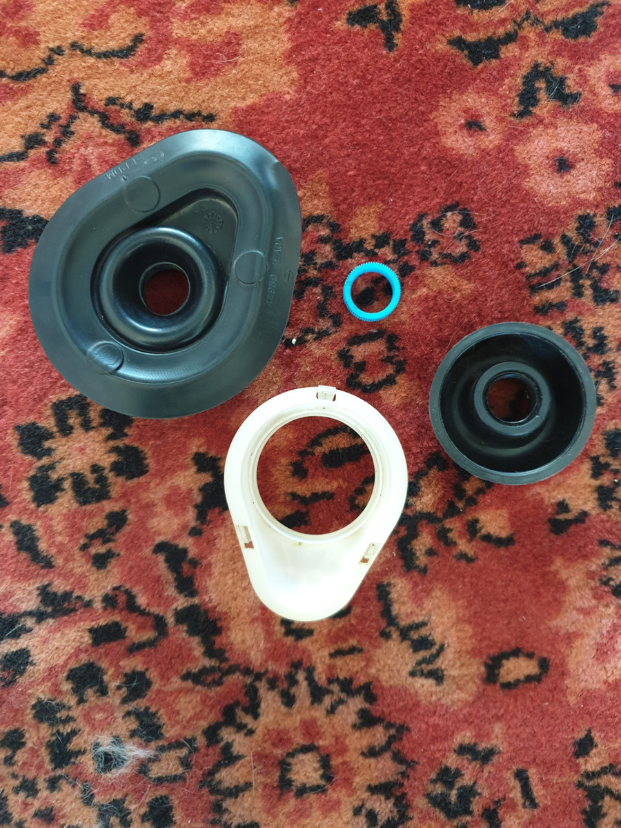 Пыльник в разобранном виде.